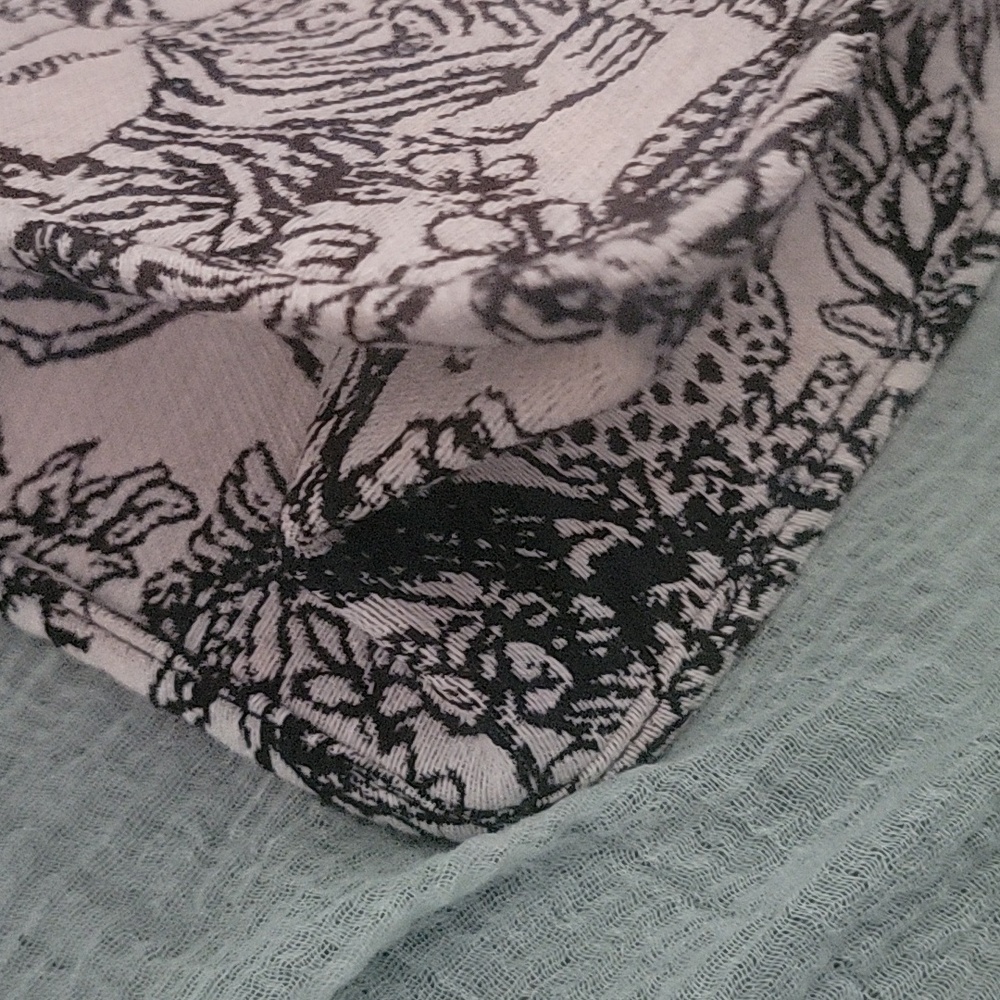 Safari Tote Handbag - Picture 7 of 13